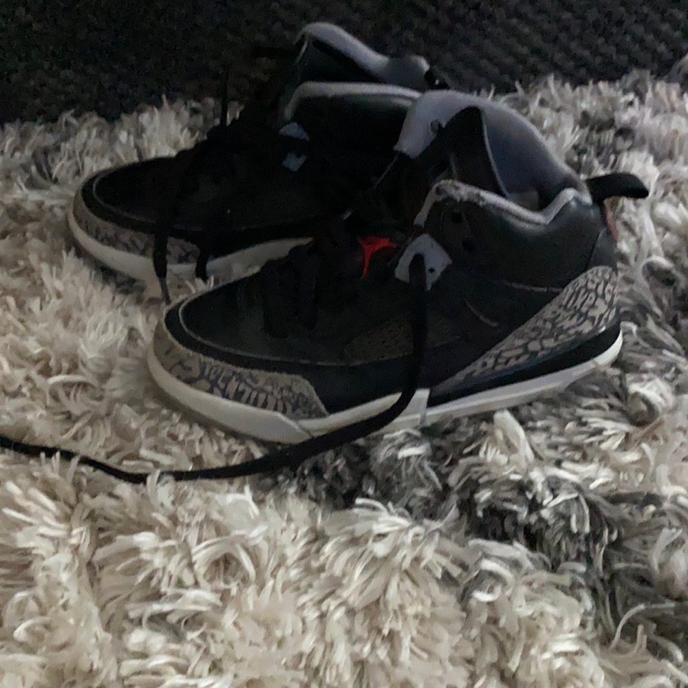 Boys Jordan shoes size 12